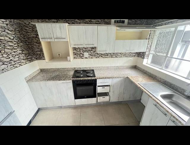 2 BEDROOM APARTMENT FOR SALE IN BULWER